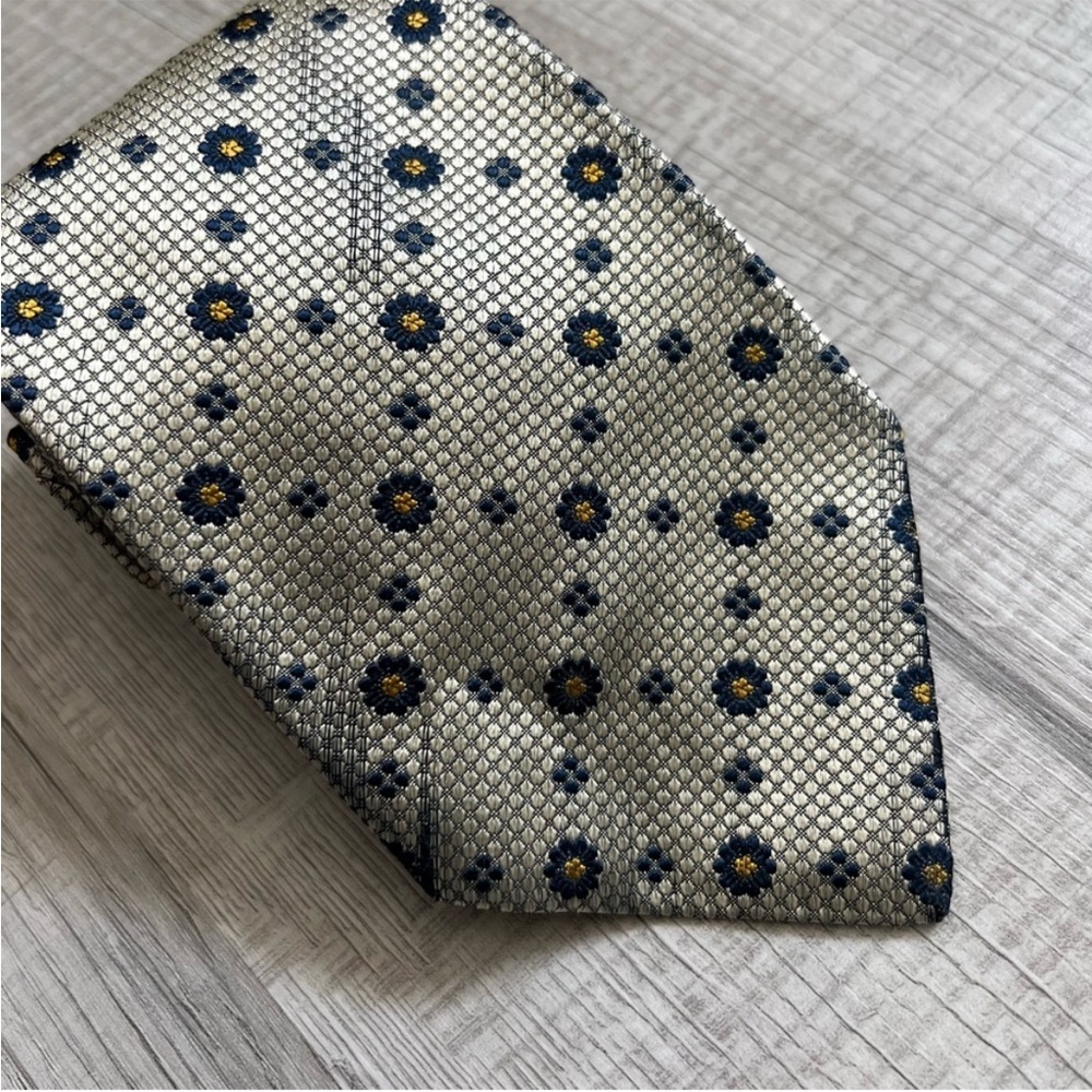 VINTAGE VALENTINO Metallic Gold Floral Tie - Picture 4 of 12